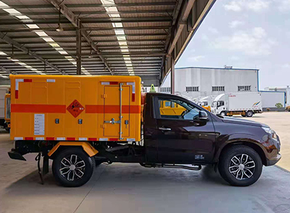 东港爆破器材运输车